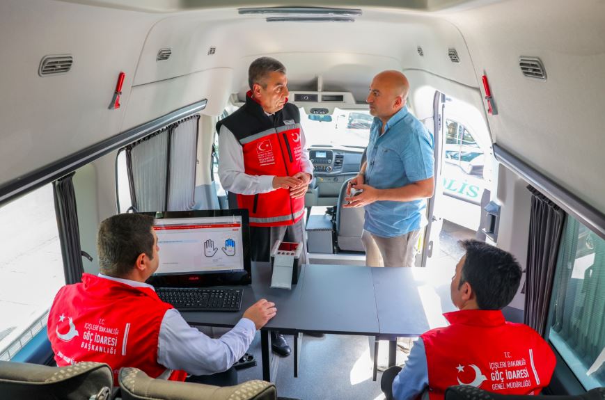 Düzensiz Göçle Mücadelede Dünya'da Bir İlk: Mobil Göç Noktaları