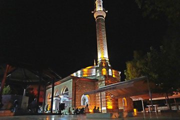 Mevlid Kandili'nde Camilerde Helva İkramı: Toplumsal Birliktelik ve Paylaşım Vurgulandı
