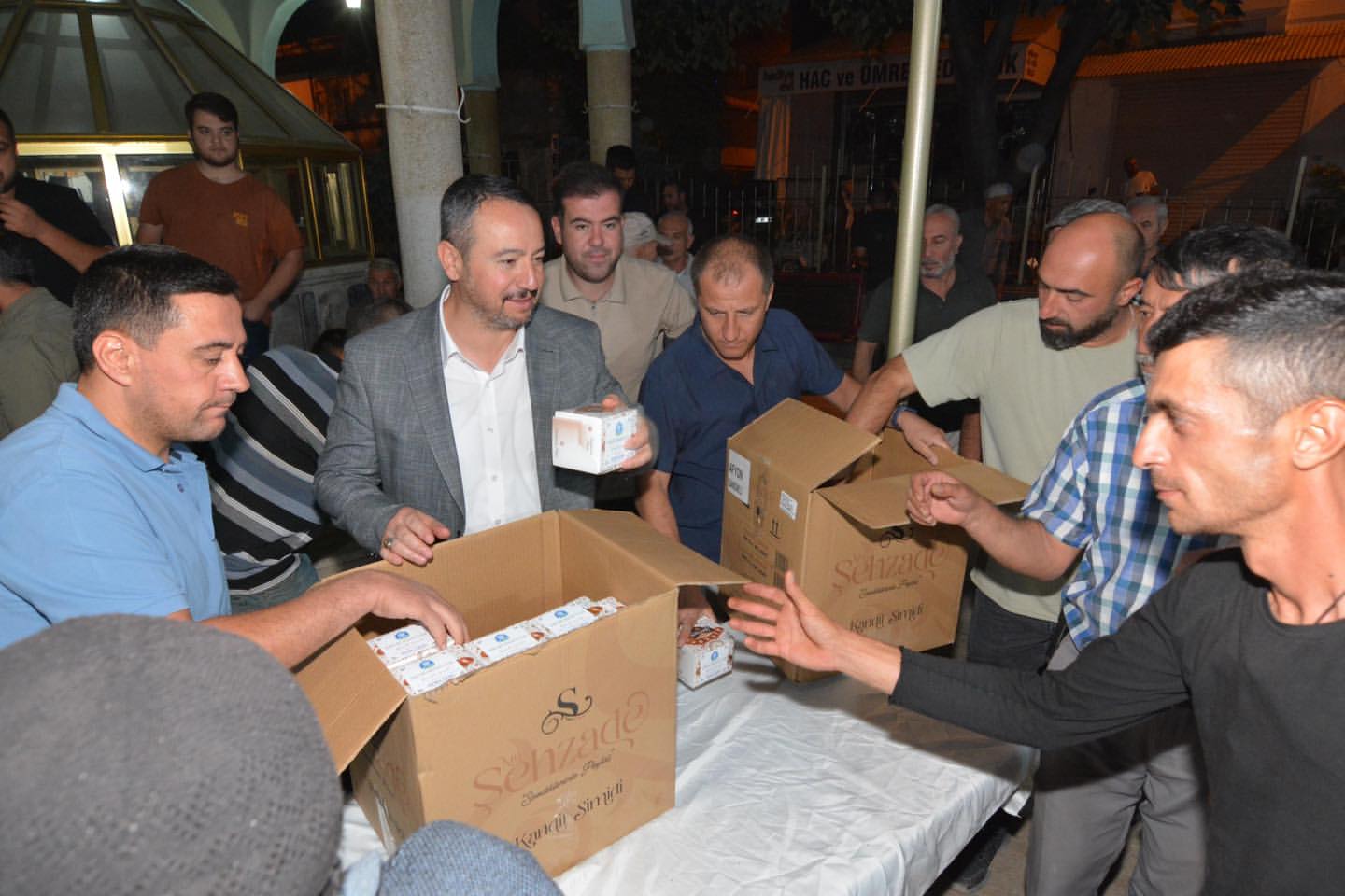 Sandıklı Belediye Başkanı Adnan Öztaş, Mevlid Kandili'nde Hemşehrileriyle Buluştu