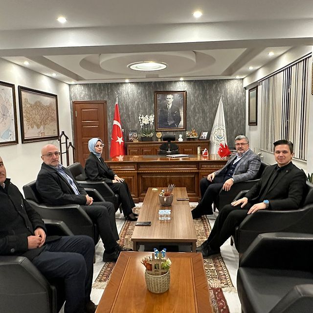 AK Parti İl Başkanı ve Milletvekilleri Dazkırı İlçe Kaymakamını Ziyaret Etti