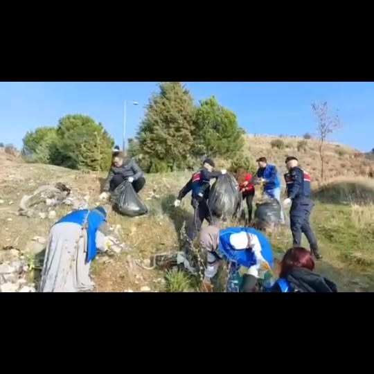 Dünya Gönüllüler Günü Etkinliği: Aydın'da Çevre Temizliği Gerçekleştirildi