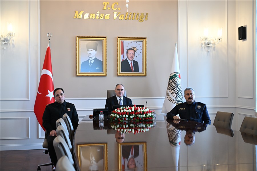 
    Vali Vahdettin Özkan, Kasım Ayı Asayiş ve Güvenlik Durumunu Değerlendirdi
  