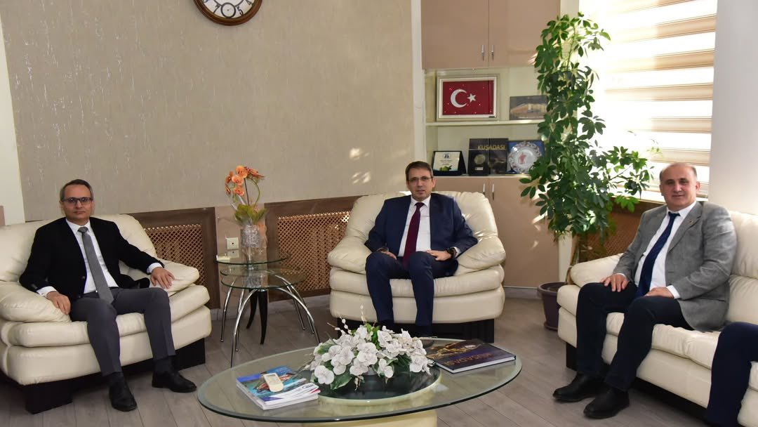 Aydın İncirliova Belediye Başkanı Aytekin Kaya, Aydın Milli Emlak Müdürü ve İl Defterdarı ile Görüş alışverişinde bulundu