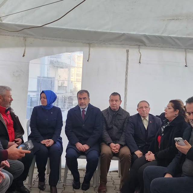 Efeler AK Parti'den Şehit Aile Ziyaretine Duygu Yüklü Bir Başsağlığı