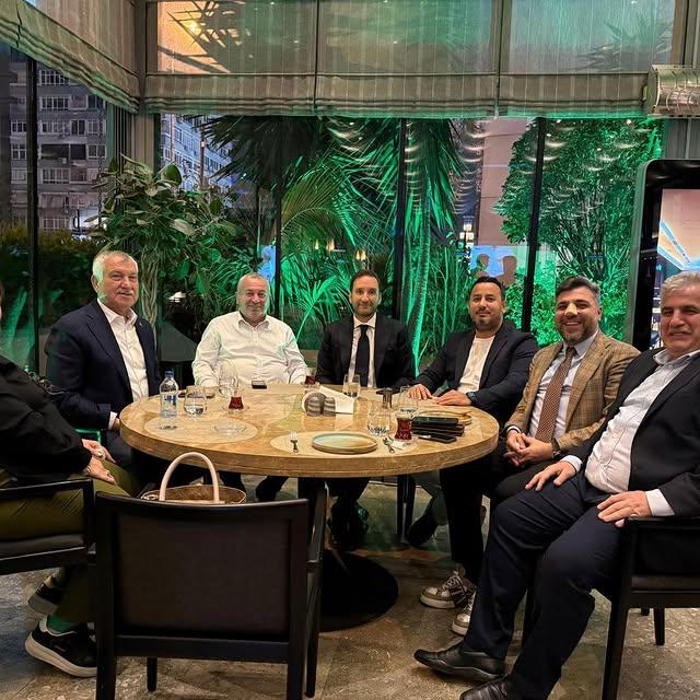 Adana'da Demokrat Parti ve Yerel Liderler Arasında Sohbet Toplantısı