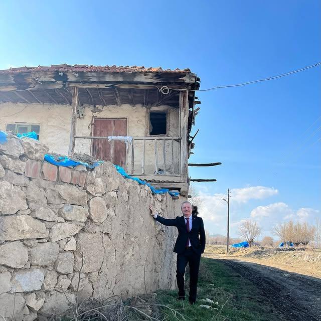 Dr. Mahmut Koçak: Taş Duvarların Sakinliği ve Acımasız Gerçeklik