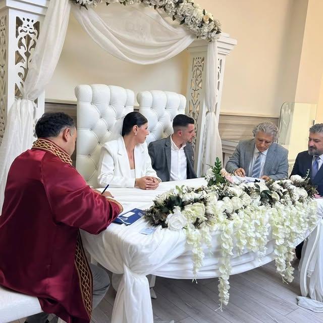 Kuşadası'nda Evlenecek Gençlere Desteklenen Nikah Töreni