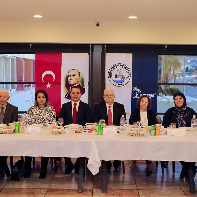 Burhaniye Belediye Başkanı Deveciler, Şehit Aileleriyle İftar Yemeğinde Buluştu