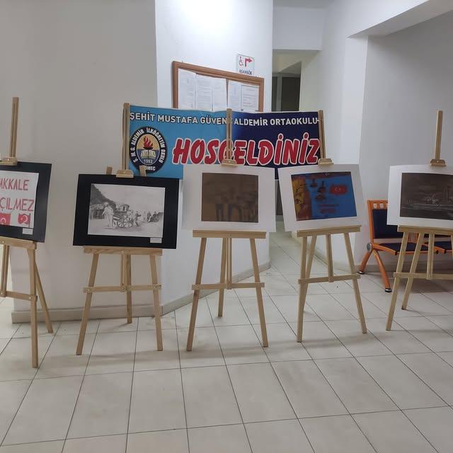 Gömeç'te Öğrenci Eserleri Hükümet Konağı'nda Sergileniyor