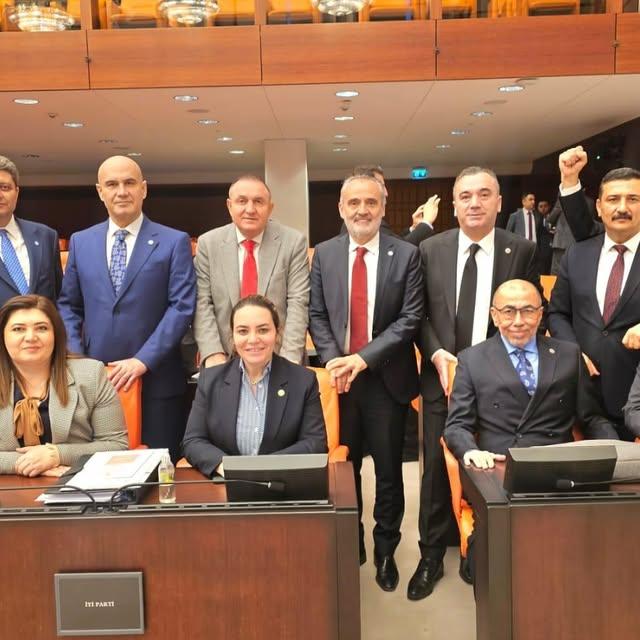 TBMM'de İYİ Partili Milletvekili Karakaş, Geniş Saatlere Kadar Çalışma Yaptı