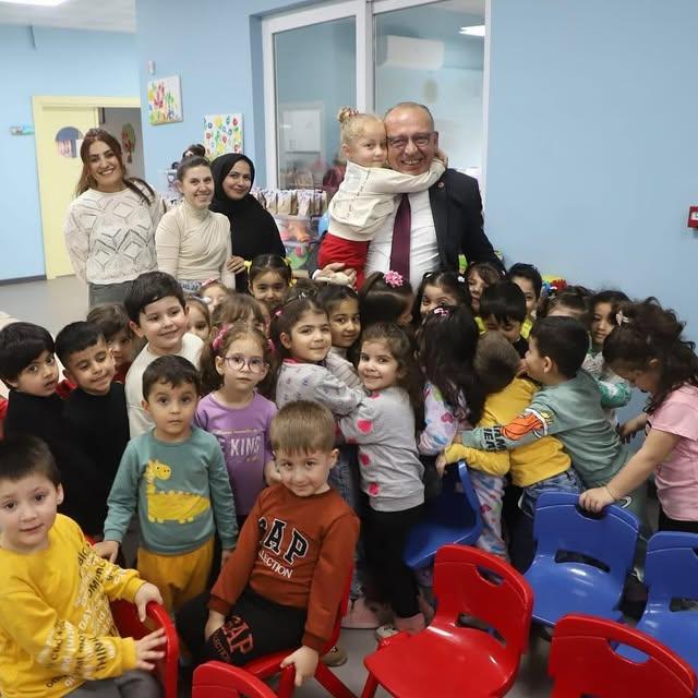 Turgutlu'da Dünya Tiyatro Günü Kutlaması: Çocuklar Tiyatroyla Buluştu