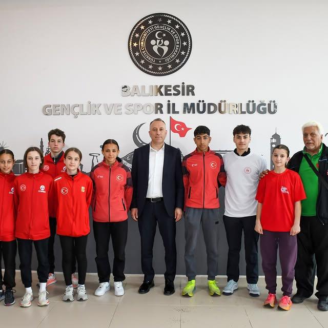 Türkiye Modern Pentatlon Şampiyonası'nda Dereceye Giren Sporcular Valiliğe Ziyaret Etti