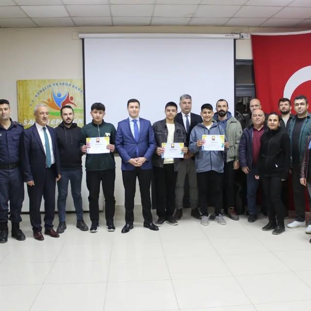 Savaştepe'de Liseler Arası Bilgi Yarışması Düzenlendi, Tıbbiyeli Hikmet Mesleki ve Teknik Anadolu Lisesi Zafere Ulaştı