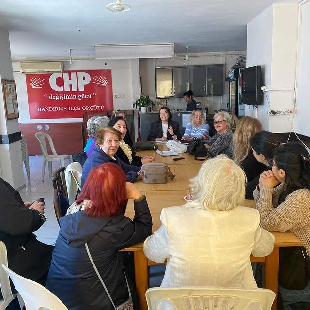 CHP Bandırma Kadın Kolları, Toplantıda İmza Sürecini Değerlendirdi