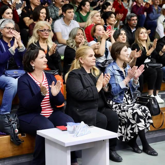 Rumeli Anadolu Türkü Kervanı Konseri Didimde Müzikseverleri Bir Araya Getirdi