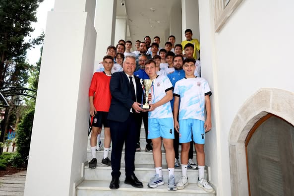 Urla Belediyesi U15 Futbol Takımı İzmir Şampiyonu Oldu