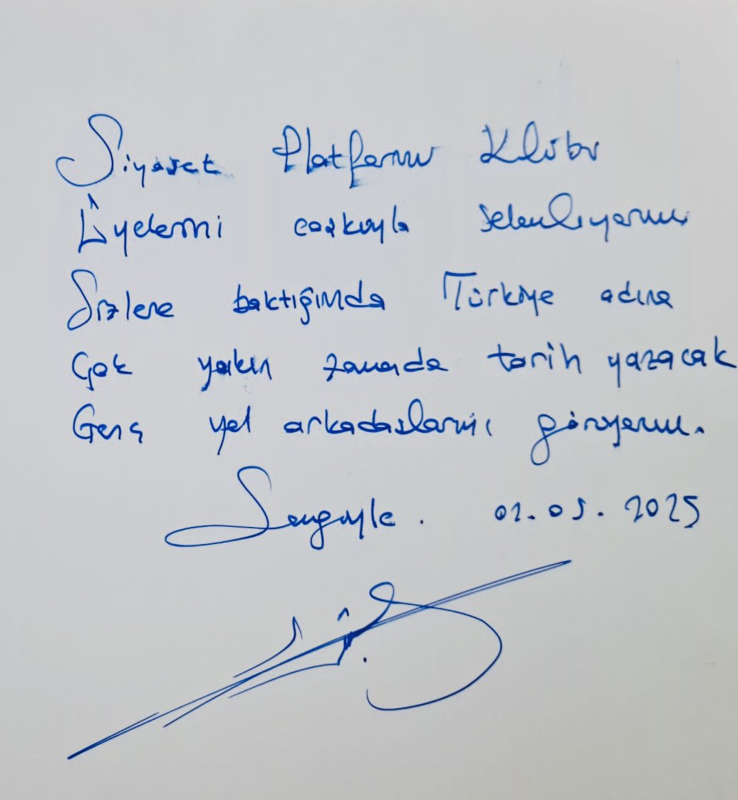 İyi Parti Milletvekili Özlale, Gençlerle Buluştu, İzmir Büyükşehir Belediye Başkanı'na Selam Gönderdi