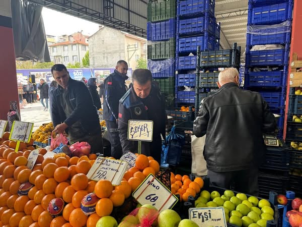 Dursunbey Belediyesi Pazar Yerinde Hijyen ve Güvenlik Denetimleri Sürüyor