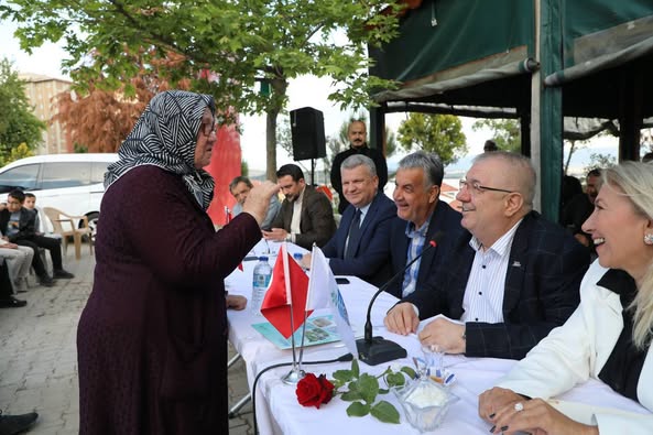 Edremit Belediyesi Mahalle Buluşmalarına Katıldı