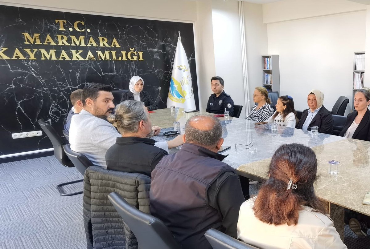 Marmara Kaymakamlığı'nda Muhtarlar Toplantısı Düzenlendi