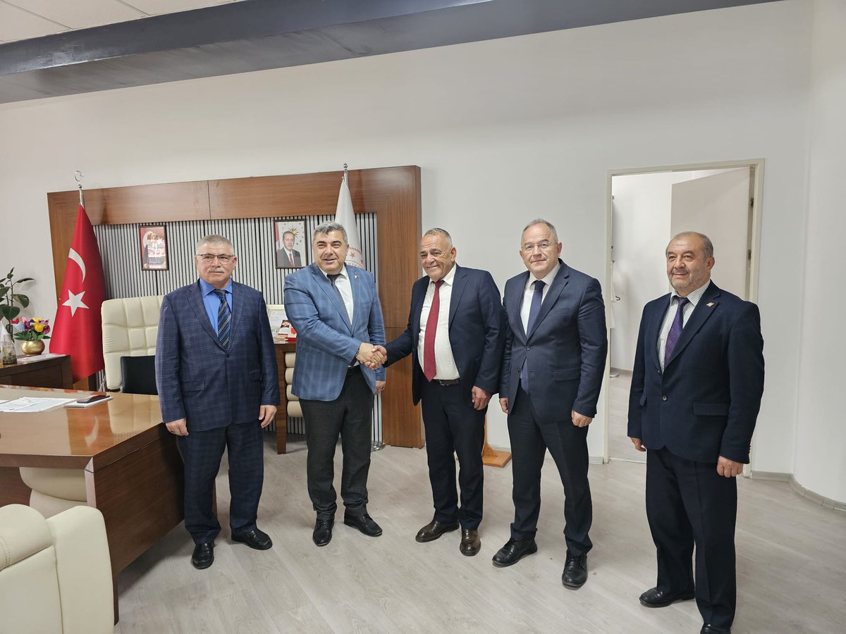 Sinanpaşa Belediye Başkanı Karabacak, İl Milli Eğitim Müdürü Sünnetci'yi Ziyaret Etti