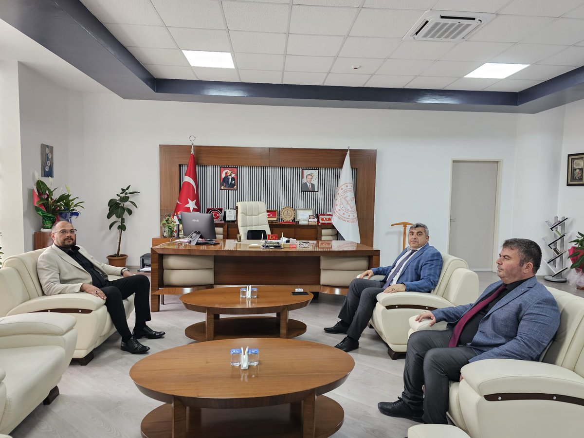 Afyonkarahisar İl Milli Eğitim Müdürü Miraç Sünnetci'yi Bayat Belediye Başkanı ve İlçe Milli Eğitim Müdürü Ziyaret Etti