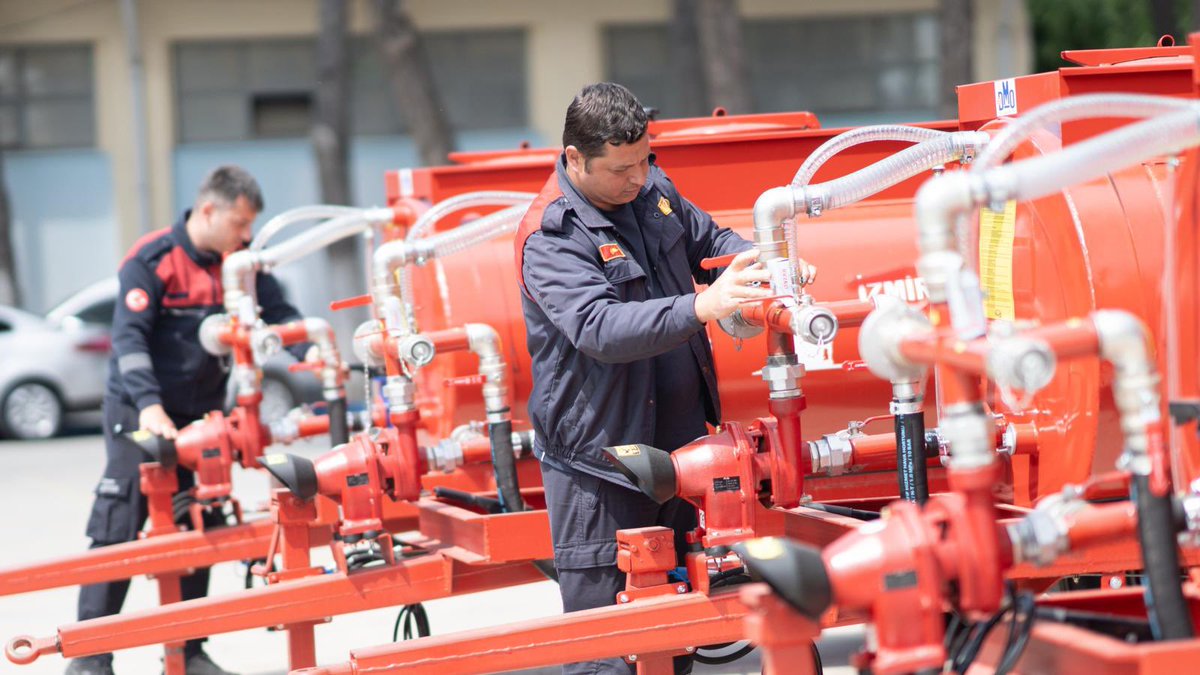 İzmir Büyükşehir Belediyesi, Yangın Riskine Karşı Tanker Sayısını Artırdı