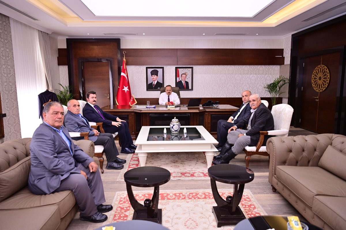 Yenipazar Karaçakal Yörükleri Derneği Heyeti, Aydın Valisi Canbolat'ı Ziyaret Etti