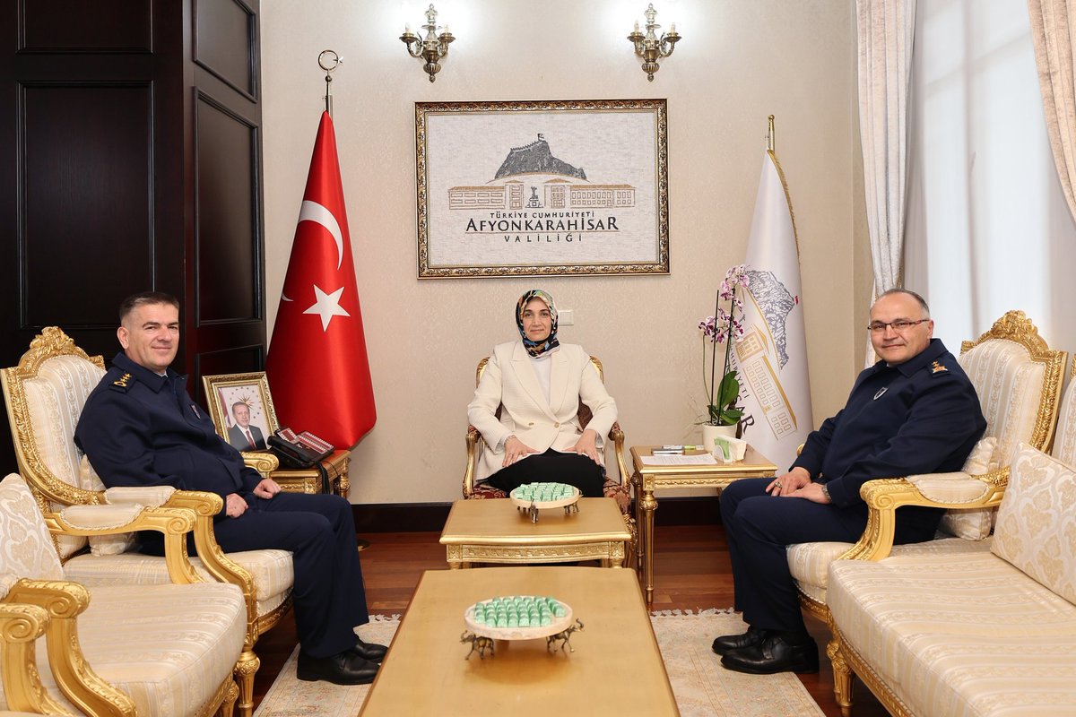 Afyonkarahisar Valisi, Hava Savunma Komutanı ile Bir Arayaya Geldi