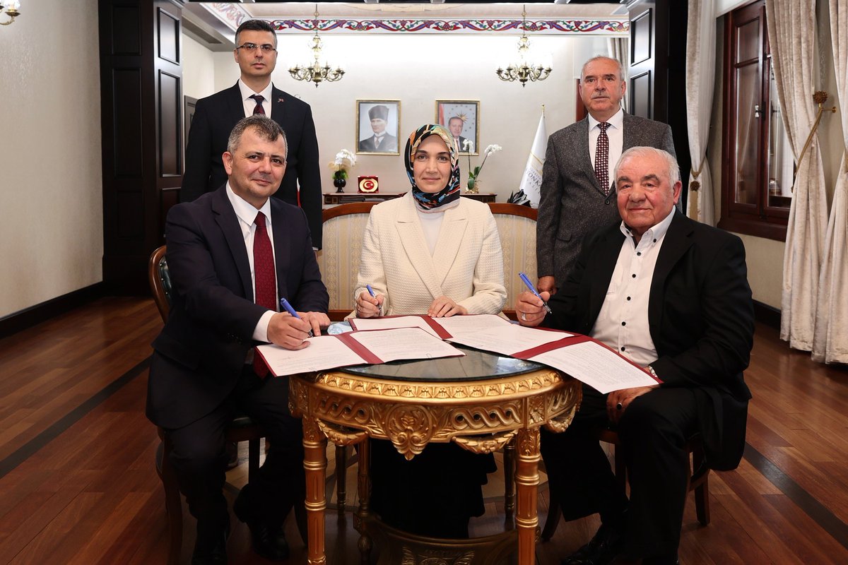 Afyonkarahisar Valisi Yiğitbaşı, Emirdağ'da Sağlık, Eğitim ve Dini Eğitim Projelerine Destek Veren Protokolları İmzaladı