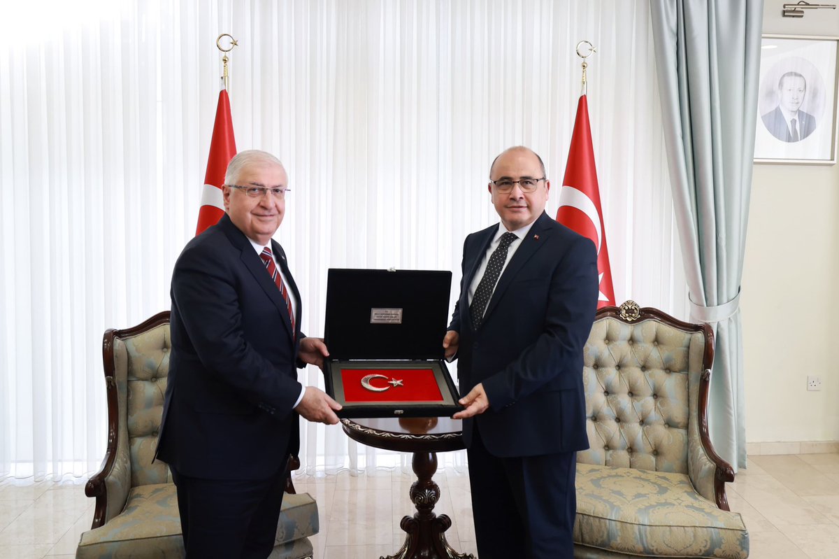 Millî Savunma Bakanı Güler, KKTC'de Büyükelçilik ve Askerî Ataşeliği Ziyaret Etti