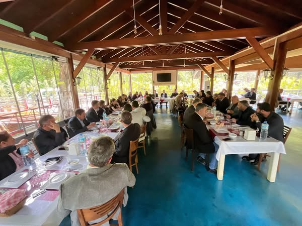 CHP İzmir, Bayındır'da İmza Toplayan Ekip Çalışması Başlattı
