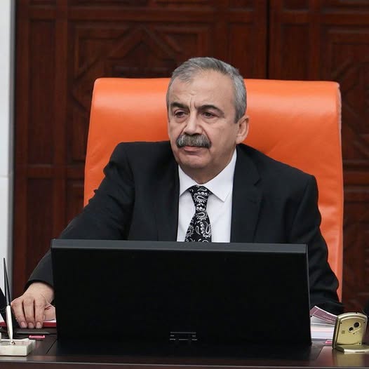 TBMM Başkanvekili Sırrı Süreyya Önder Hayatını Kaybetti