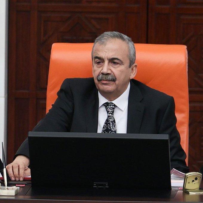 TBMM Başkanvekili ve İstanbul Milletvekili Sırrı Süreyya Önder Vefat Etti