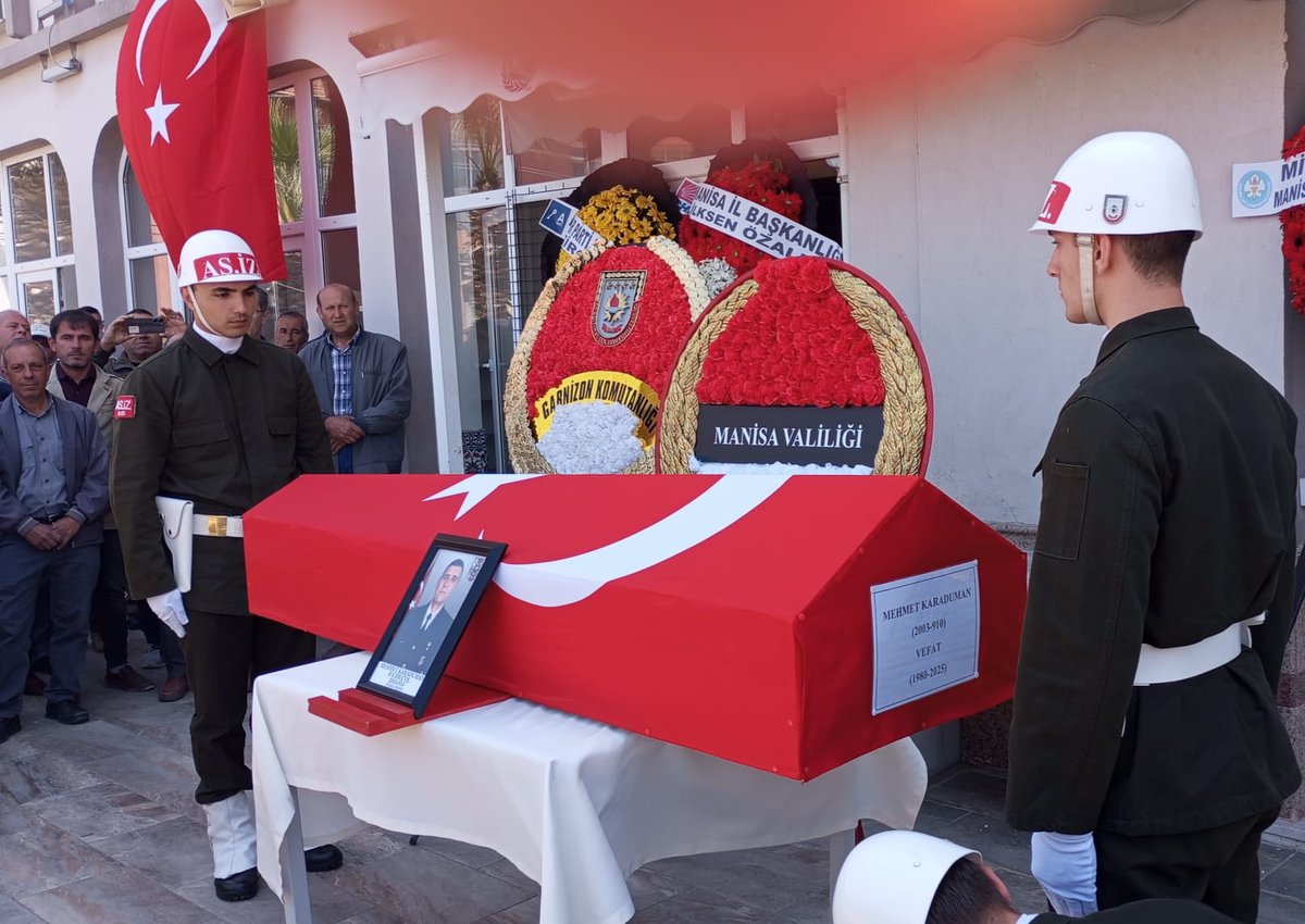 Şırnak'ta Şehit Olan Asker Mehmet Karaduman, Saruhanlı'da Toprağa Verildi