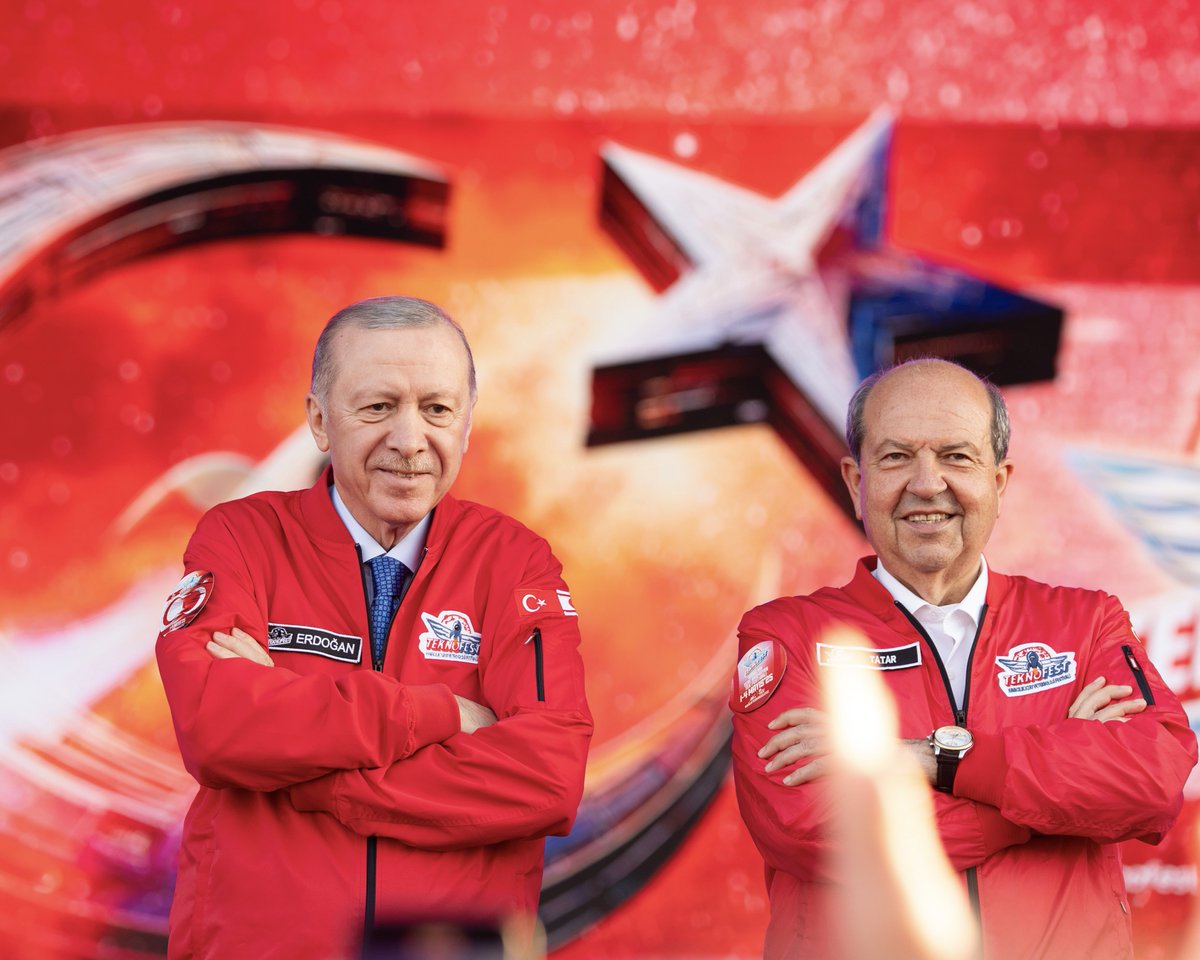 Tarım ve Orman Bakanı Yumaklı, Teknofest'te Kıbrıs Türk Gençleriyle Buluştu