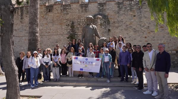 Çeşme Belediyesi, Erasmus Projesi Kapsamında Arkas Bilim ve Sanat Merkezi Öğrencilerini Ağırladı