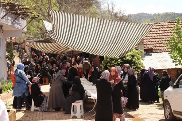Kepsut Belediyesi, Kızıloluk'ta Hıdırellez Coşkusunu Yaşadı