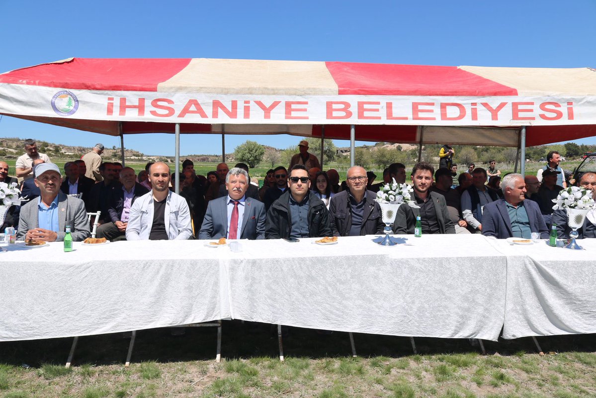 Kaymakam Bildirici, Frigya Bahar Şenliği ve Organik Köy Evi'ni Ziyaret Etti