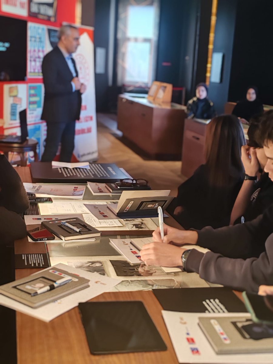 Aydın'da Demokrasi Eğitimi Farklı Disiplinlerle Buluşuyor