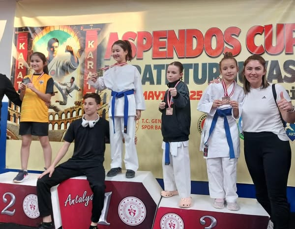 Aliağa Belediyesi Spor Okulları Karatecileri Aspendos Cup'ta Madalya Kazandı