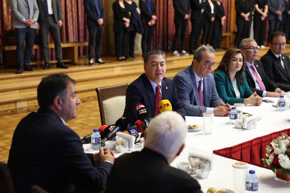CHP İzmir Milletvekili Sevda Erdan Kılıç, TBMM Başkanvekili Sırrı Süreyya Önder'in Vefatını Takip Eden Taziye Ziyaretini Duyurdu