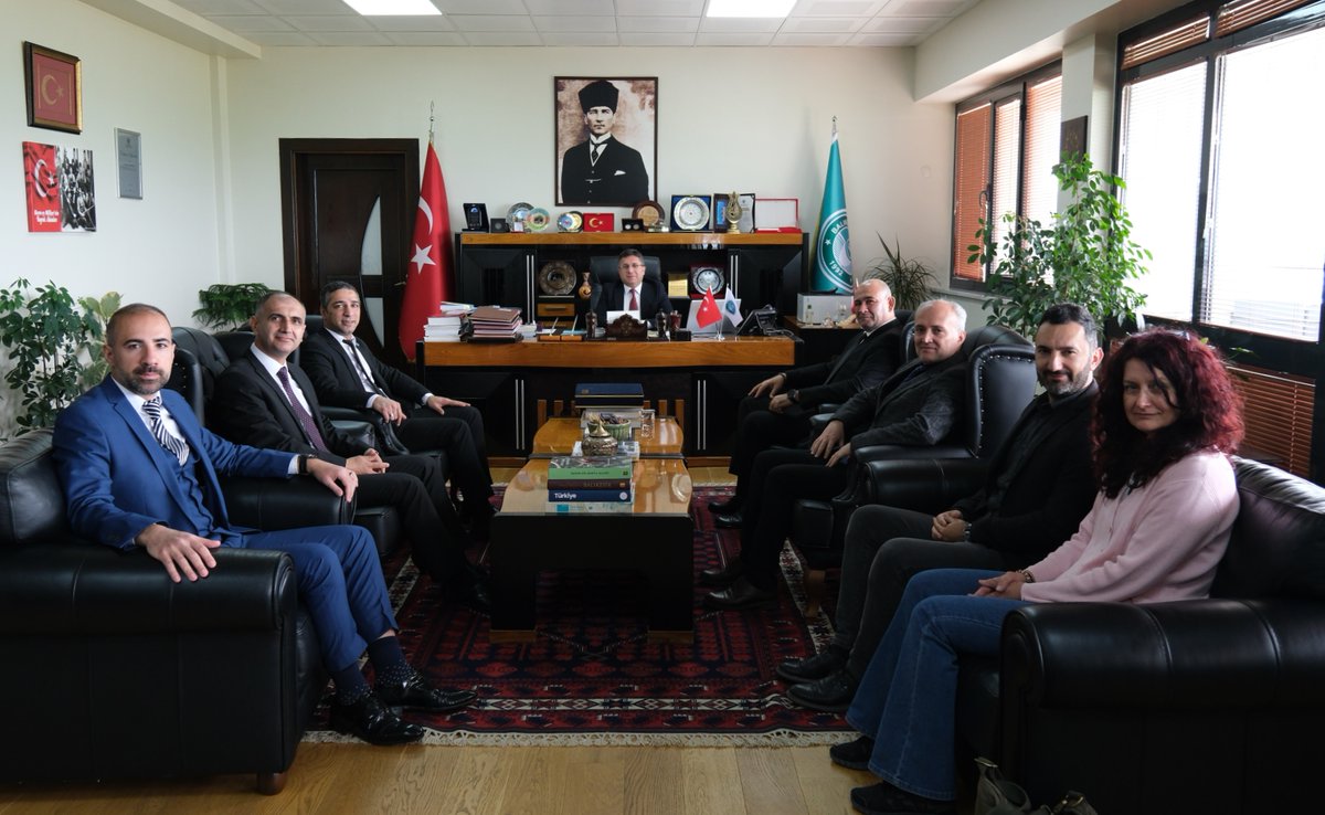 Balıkesir Üniversitesi Spor Bilimleri Derneği, Rektör Ogurlu'yu Ziyaret Etti