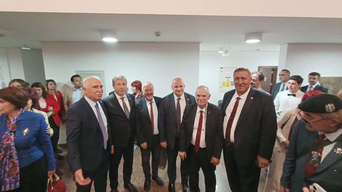 CHP'li Türeli, Cumhuriyet Gazetesi'nin Kuruluş Yılı Kutlamasına Katıldı