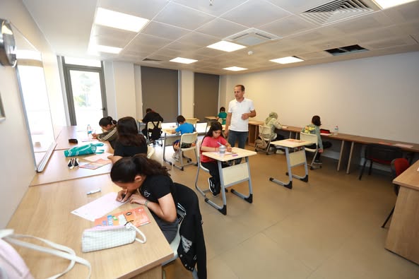 Selçuk Belediyesi, LGS Hazırlanan Öğrencilere Destek Veriyor