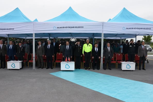 Balıkesir Üniversitesi Rektörü, Trafik Haftası Etkinliğinde Çocuklarla Buluştu