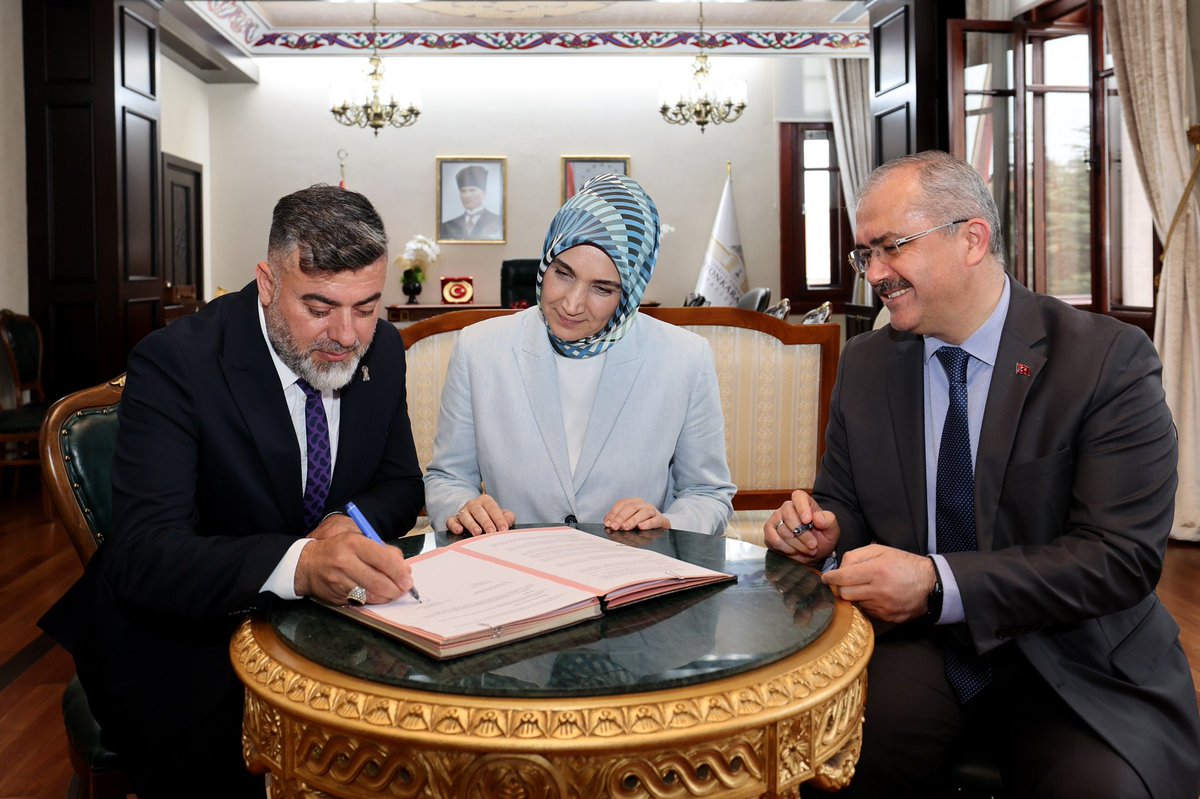 Afyonkarahisar'da Berberler ve Kuaförler Odası ile Aile ve Sosyal Hizmetler Müdürlüğü İşbirliği Protokolü