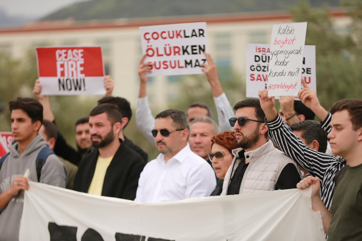 Kampüslerde Gazze'ye Destek: Genç Memur-Sen Aydın'dan Basın Açıklaması