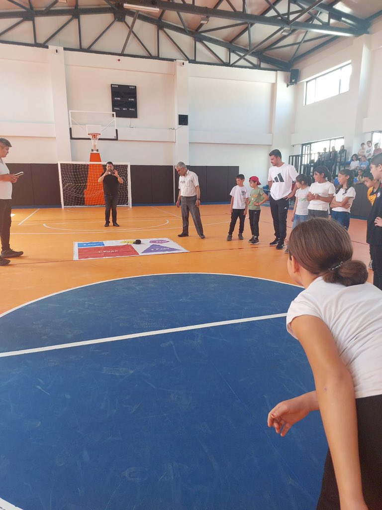 Karpuzlu'da Ortaokul Öğrencileri Geleneksel Çocuk Oyunları Turnuvasında Buluştu
