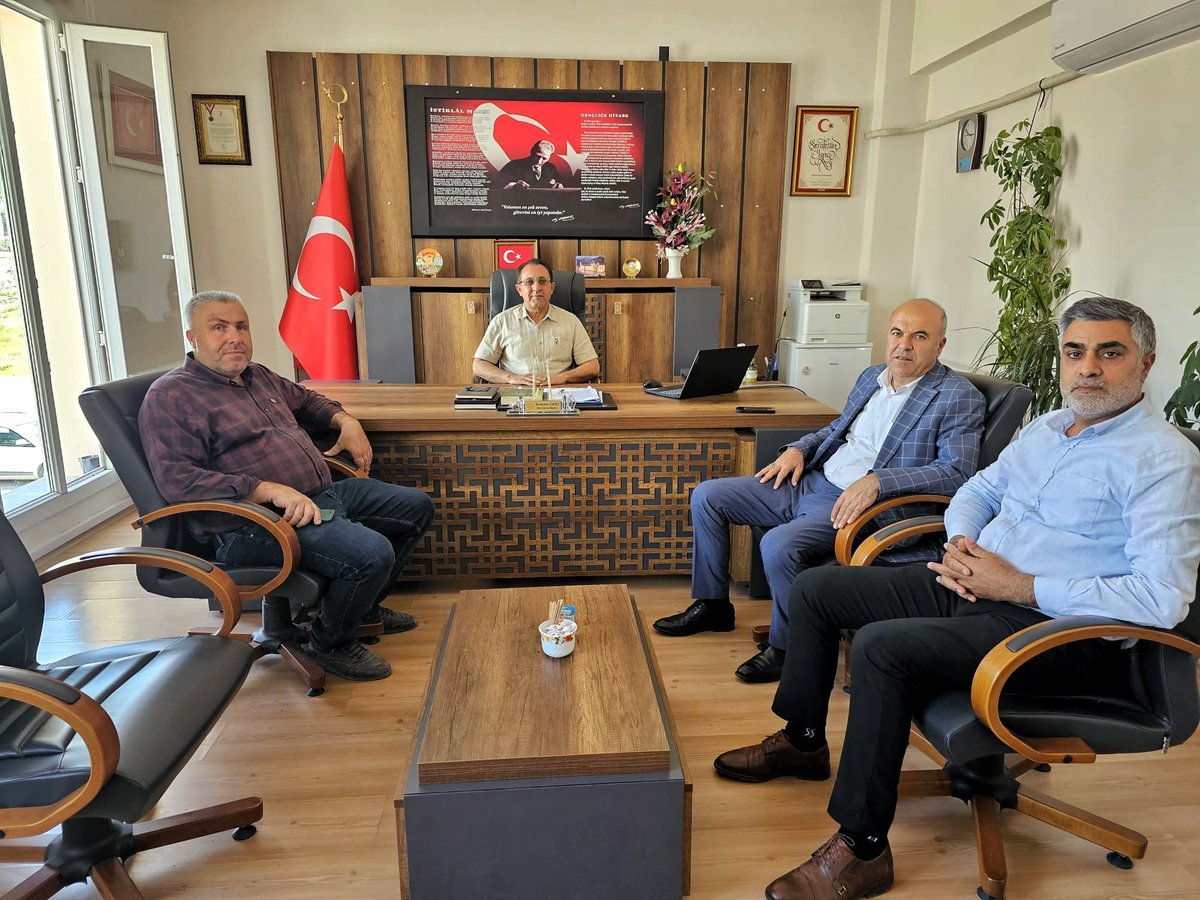 Ak Parti Söke İlçe Başkanı ve Yönetimi, İlçe Milli Eğitim Müdürü'nü Ziyaret Etti